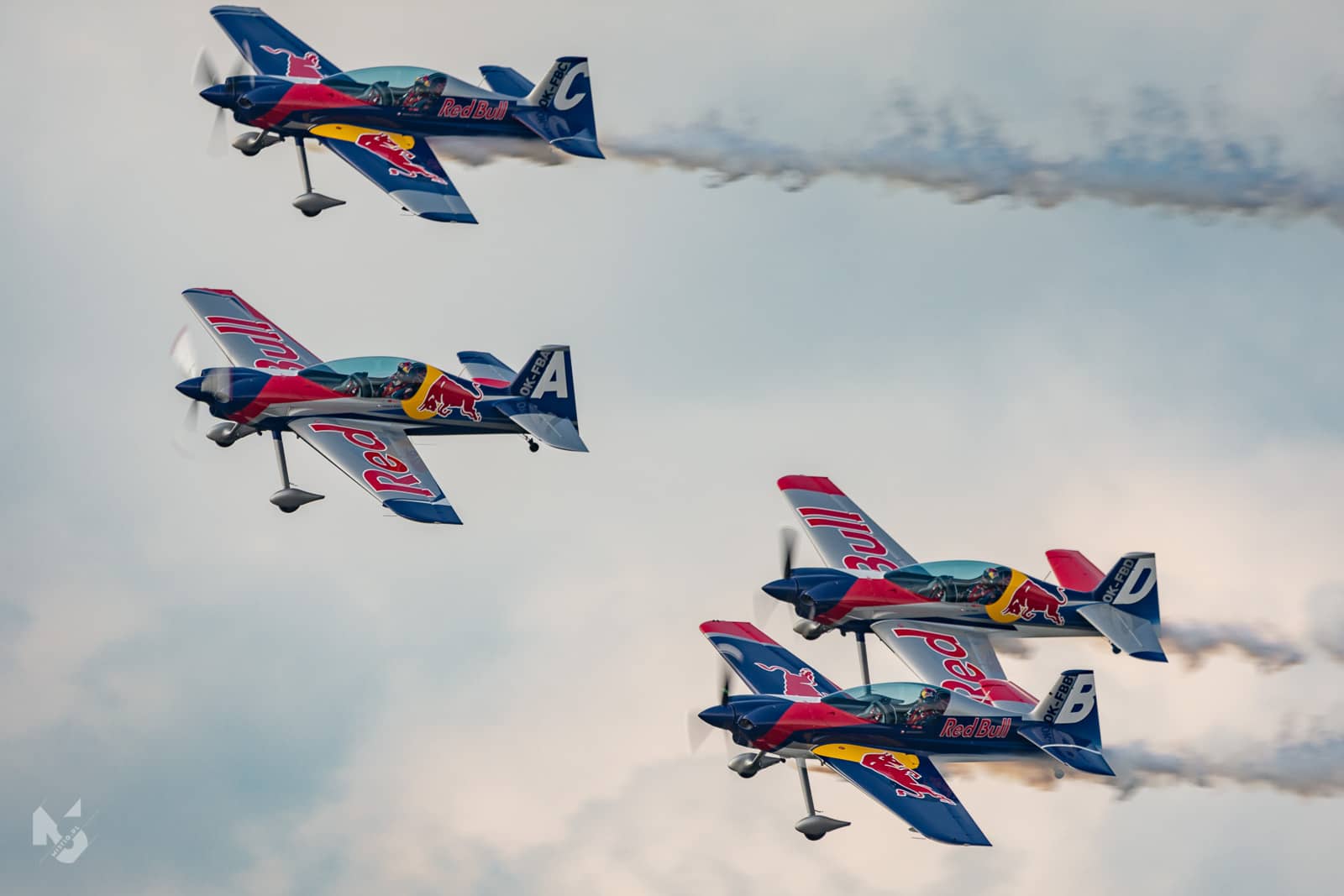 2019_05_11, Lotnicza Majówka, Flying Bulls Aerobatic Team