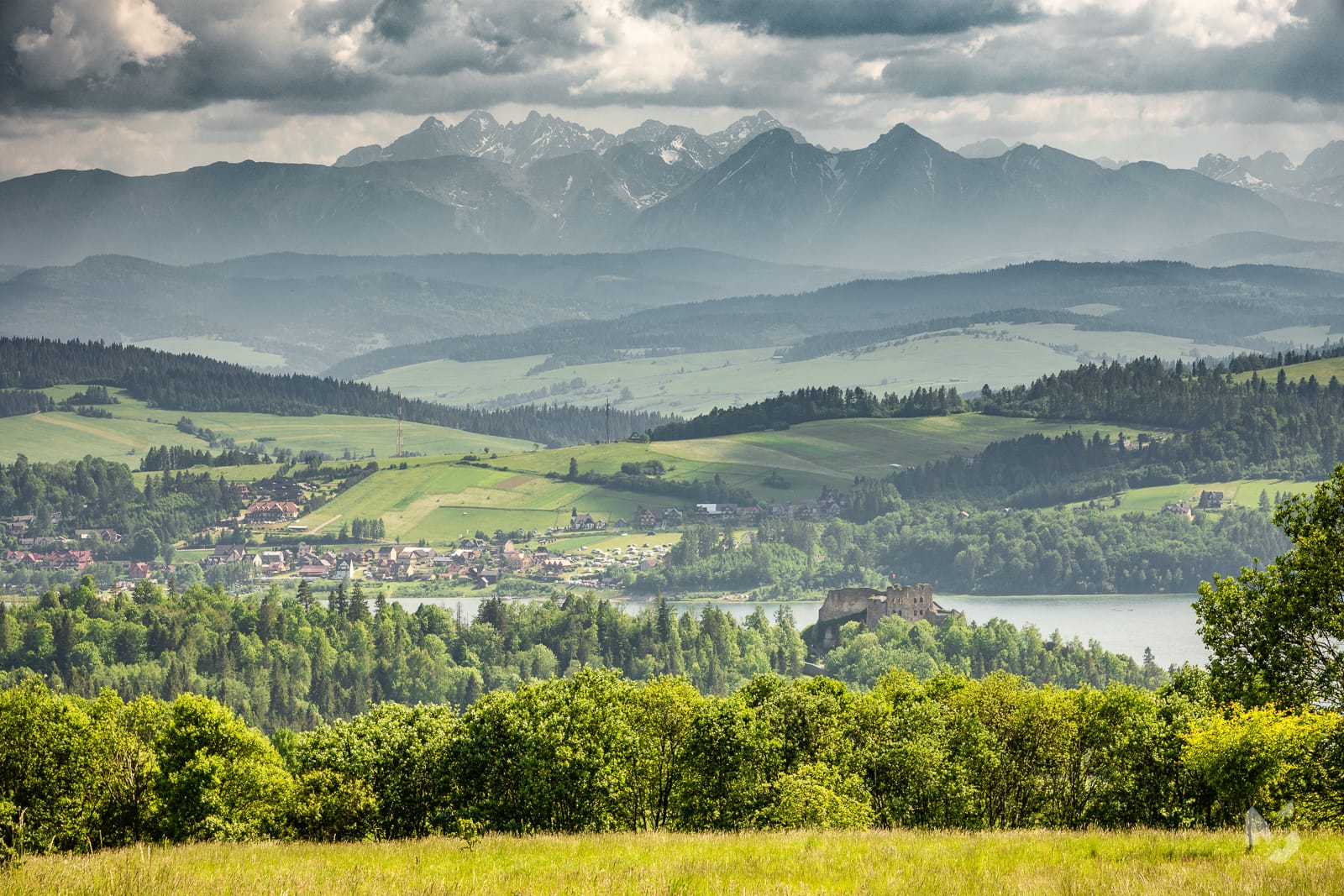 Podhale, Zamek Czorsztyn na tle Tatr