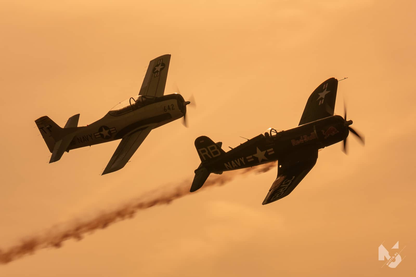 2022_06_17, Antidotum Airshow, T-28 Trojan, Vought F4U Corsair