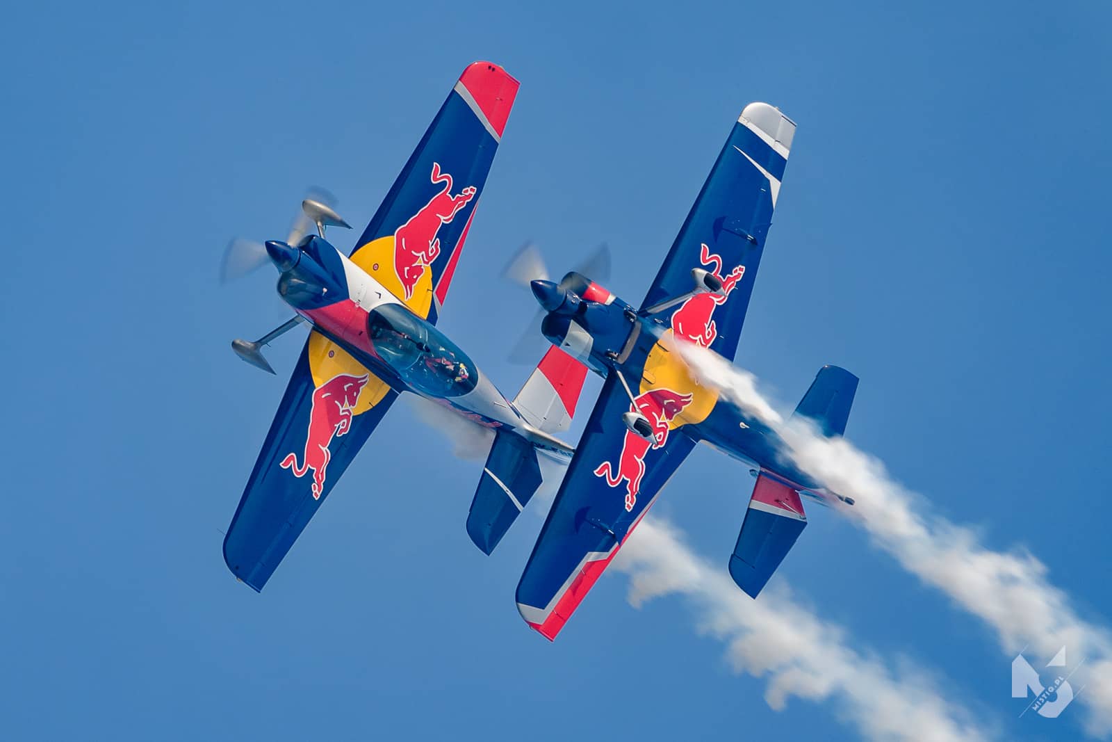 2022_06_17, Antidotum Airshow, The Flying Bulls Aerobatic Team