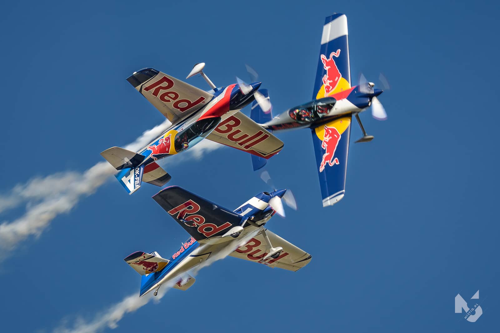 2022_06_18, Antidotum Airshow, The Flying Bulls Aerobatic Team