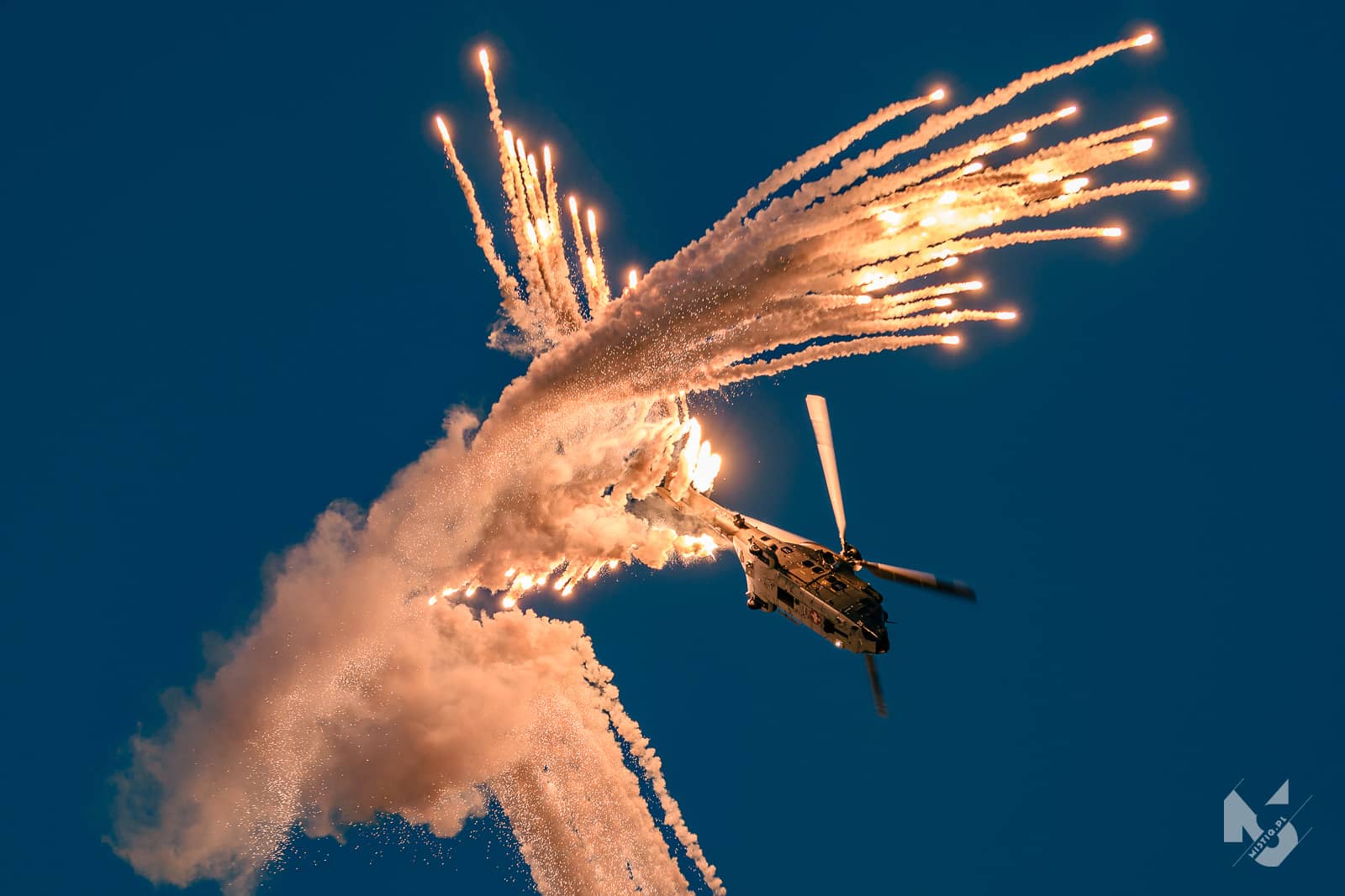 2022_06_18, Antidotum Airshow, Super Puma Display Team