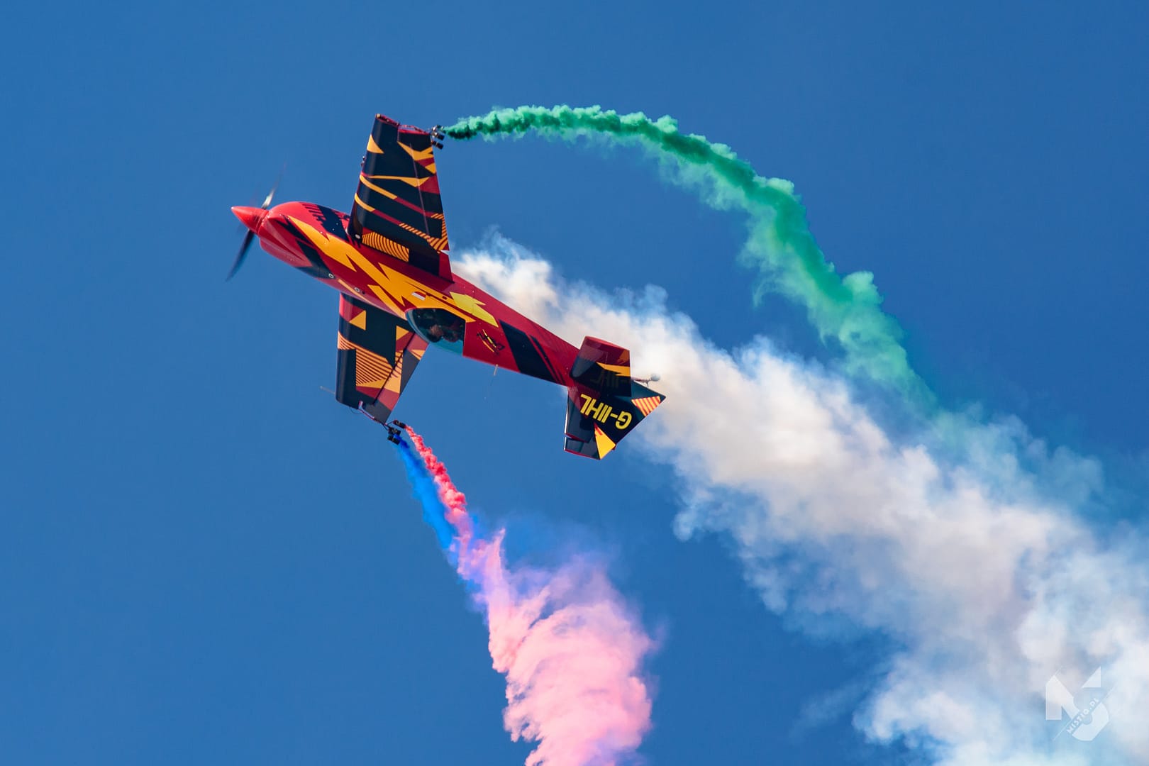 2022_06_17, Antidotum Airshow, Marek Choim, Extra 330SC