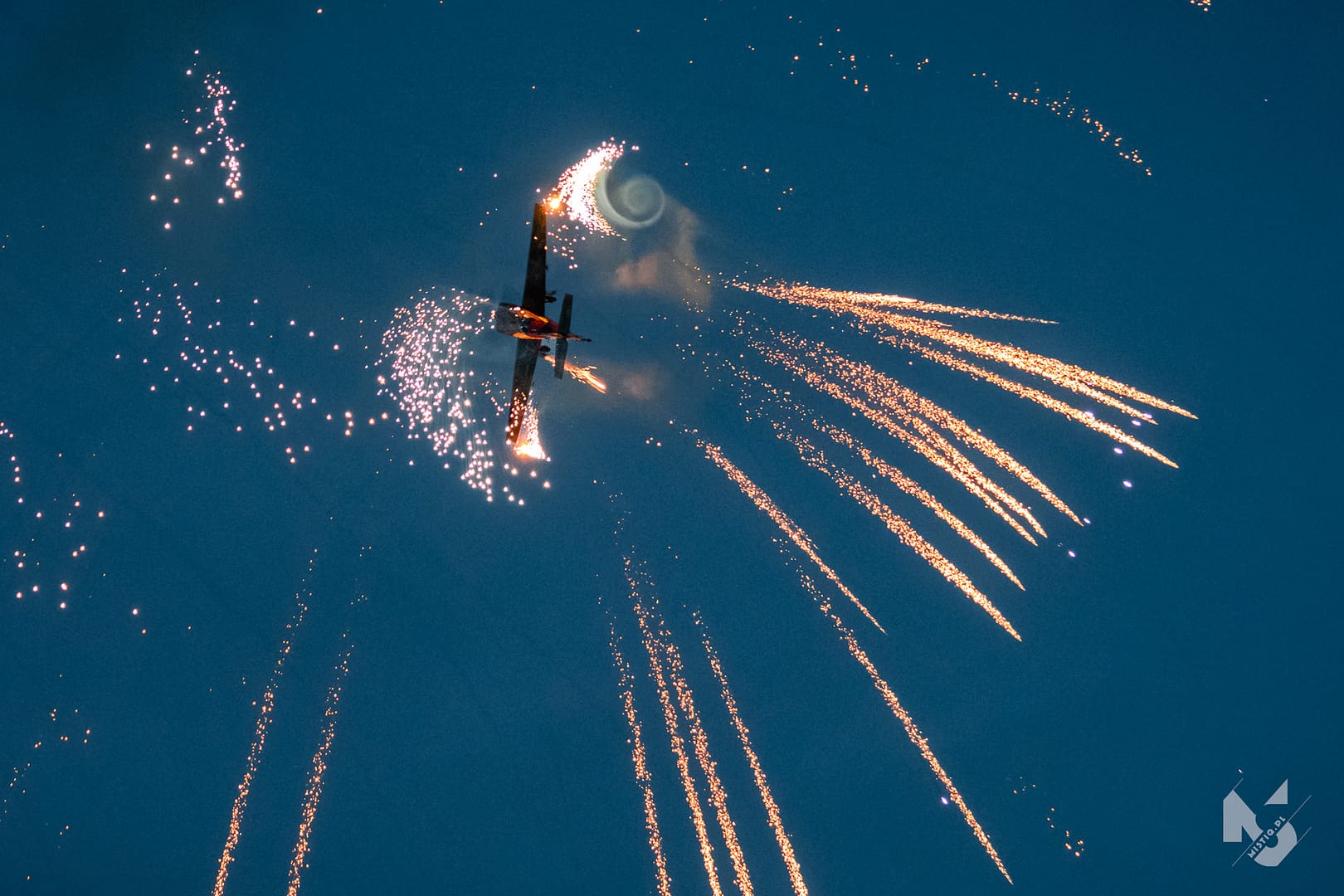 2022_06_17, Antidotum Airshow, Marek Choim, Extra 330SC