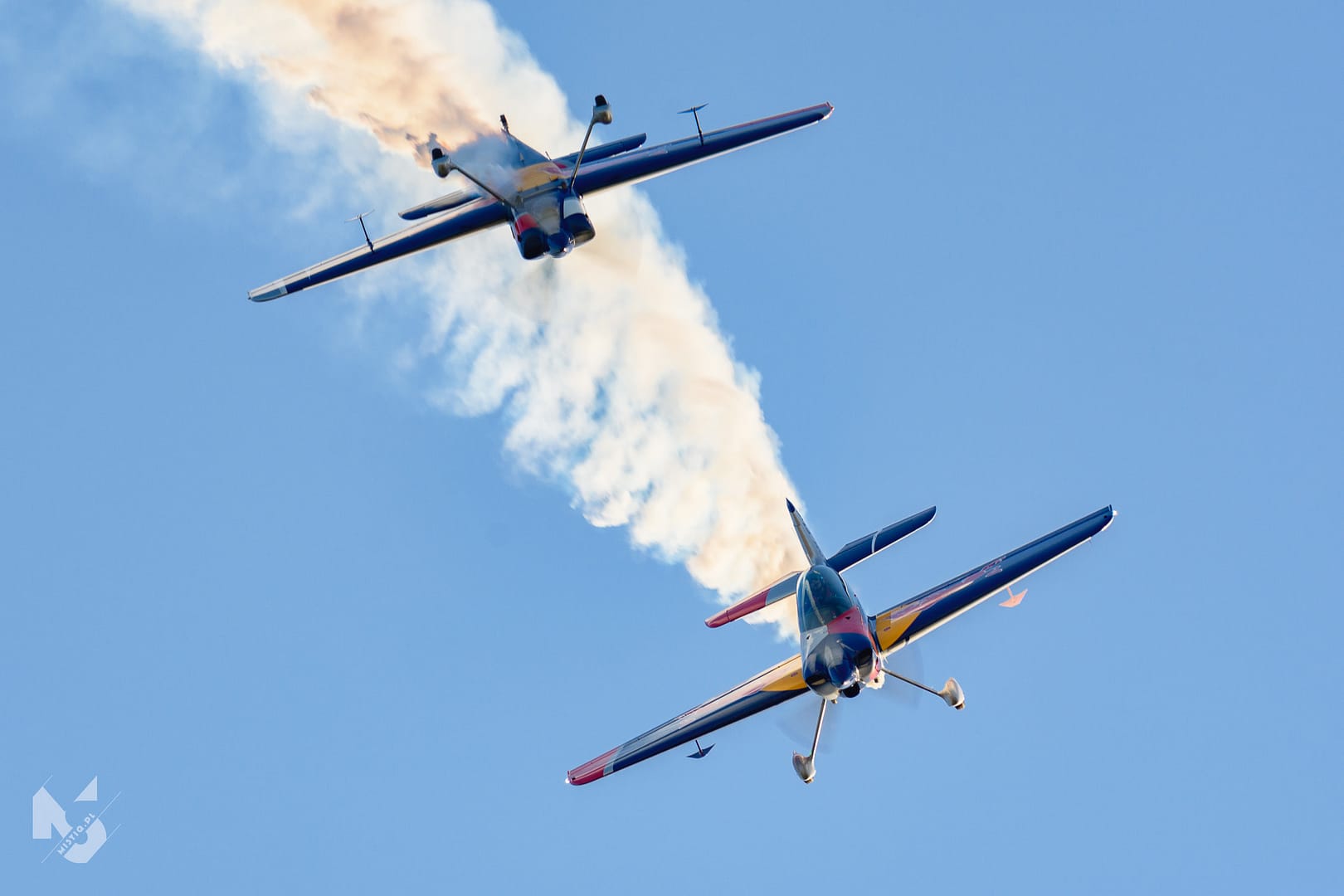 2022_06_18, Antidotum Airshow, The Flying Bulls Aerobatic Team