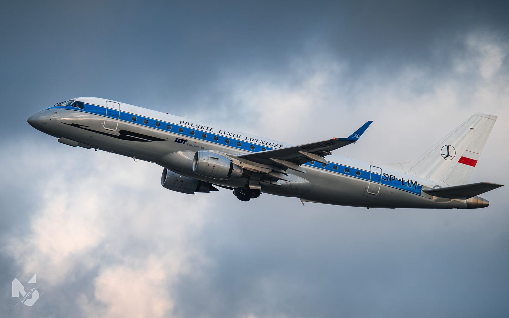 2023_11_26, Embraer ERJ-175LR