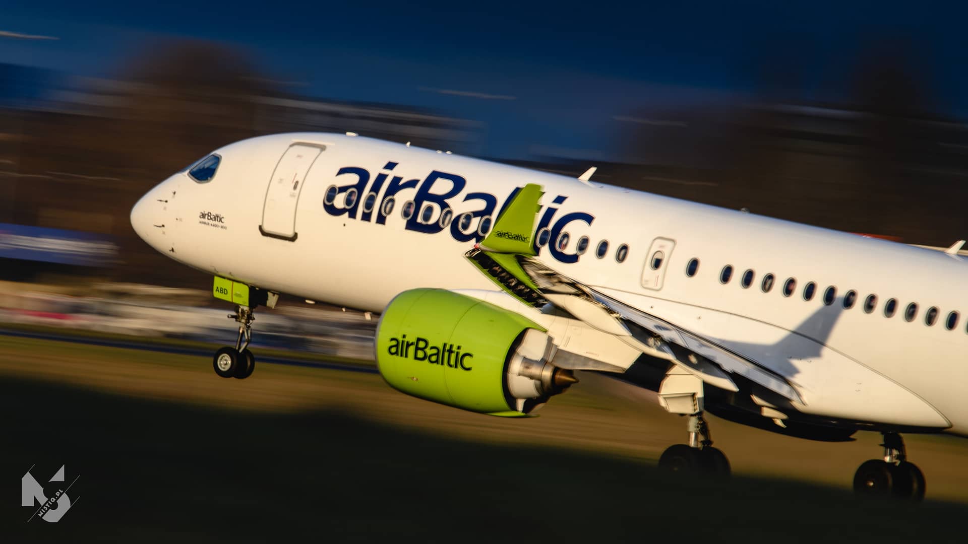 2023_11_26, Airbus A220-300