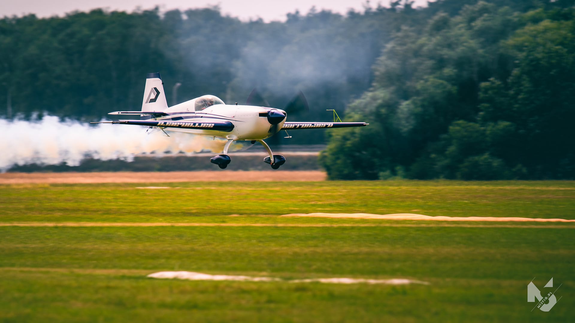 2024_06_21, Antidotum Airshow, Aarron Deliu, Extra 330SC