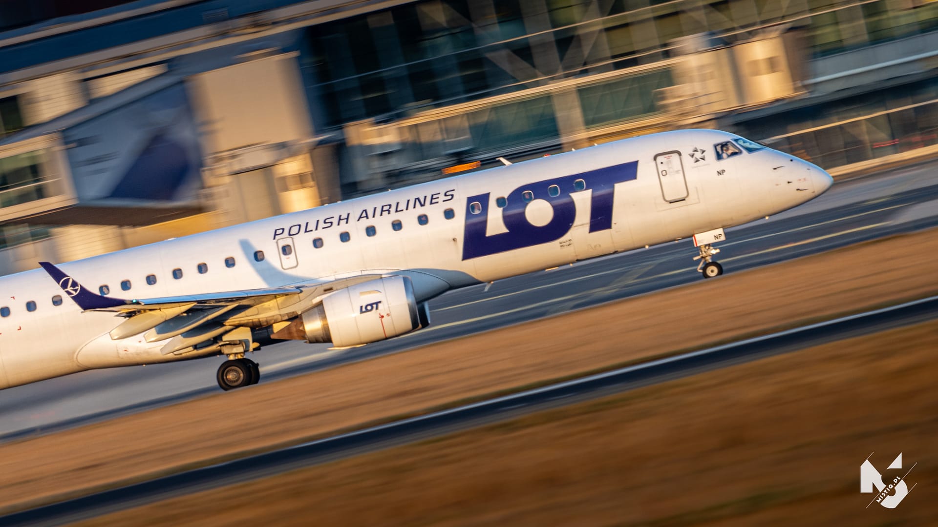 2025_03_15, Warszawa-Okęcie, Embraer ERJ-195