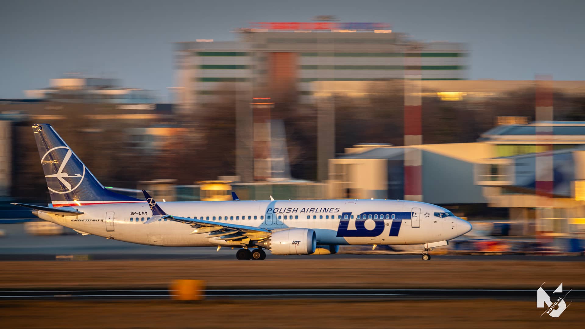 2025_03_15, Warszawa-Okęcie, Boeing 737 MAX 8